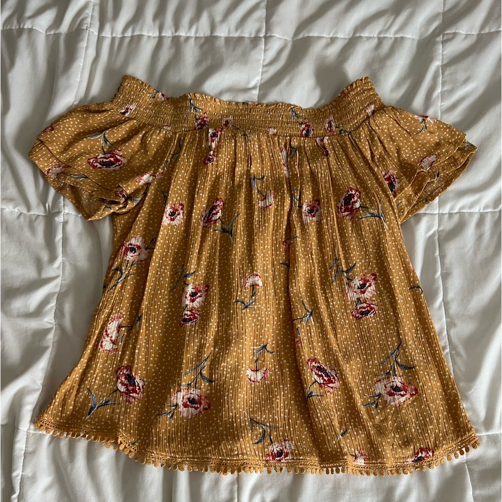 OFF THE SHOULDER BLOUSE (size: women’s small)